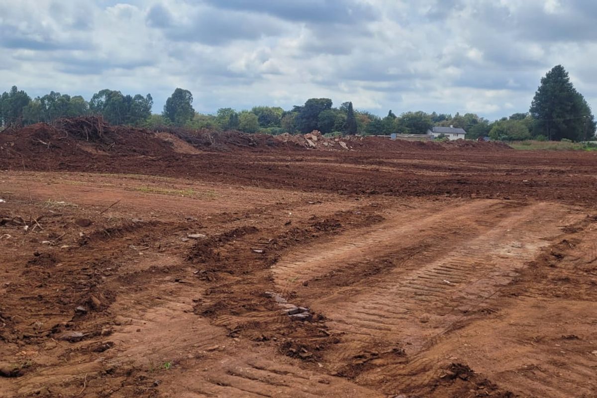 One Hectare yard space To Let in Clayville - Photo 3