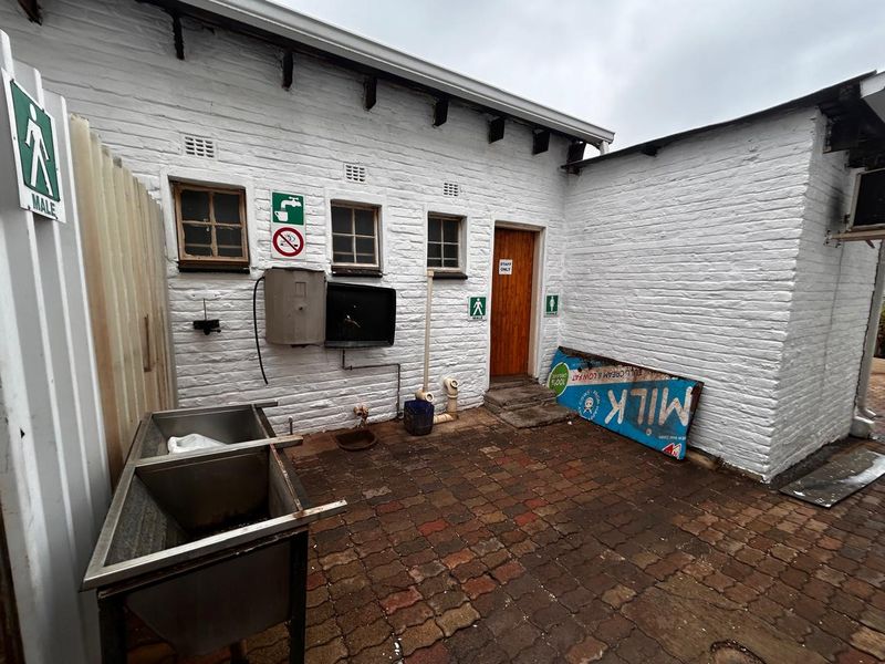 Exceptional industrial property situated offering excellent space, power supply, and facilities - Photo 8