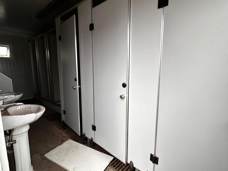 Exceptional industrial property situated offering excellent space, power supply, and facilities - Photo 7