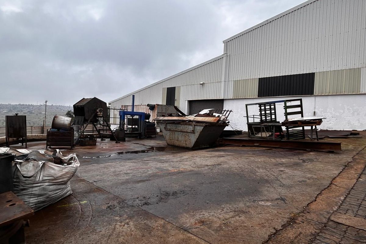 Exceptional industrial property situated offering excellent space, power supply, and facilities - Photo 3