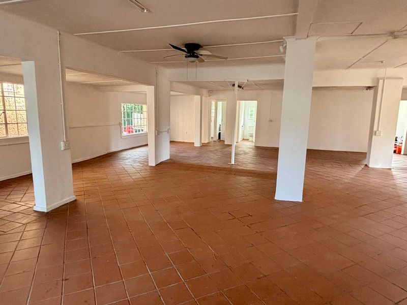 200sqm business/retail premises to let at R17500-00 per month plus Vat - Photo 4