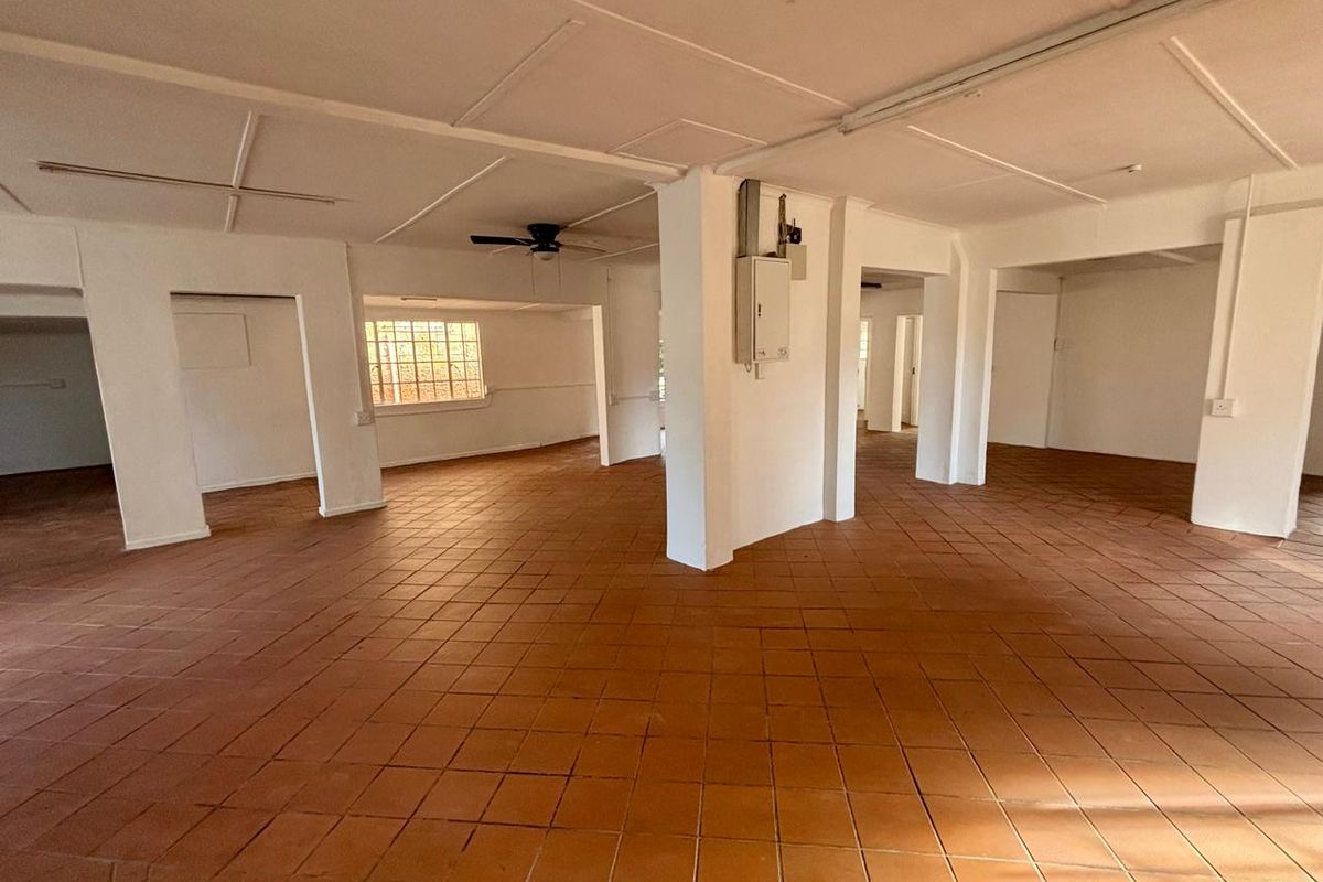 200sqm business/retail premises to let at R17500-00 per month plus Vat - Photo 5