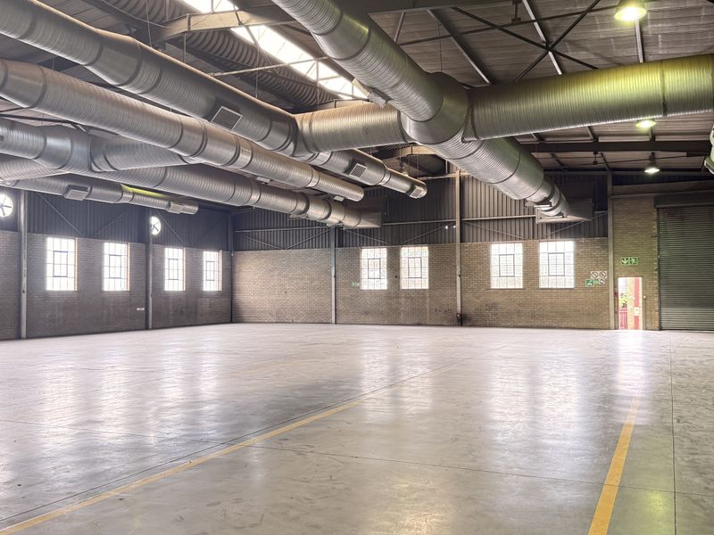 High-Impact 1,083m2 Warehouse with Offices To Let in Prime Samrand Location with N1 Visibility - Photo 8