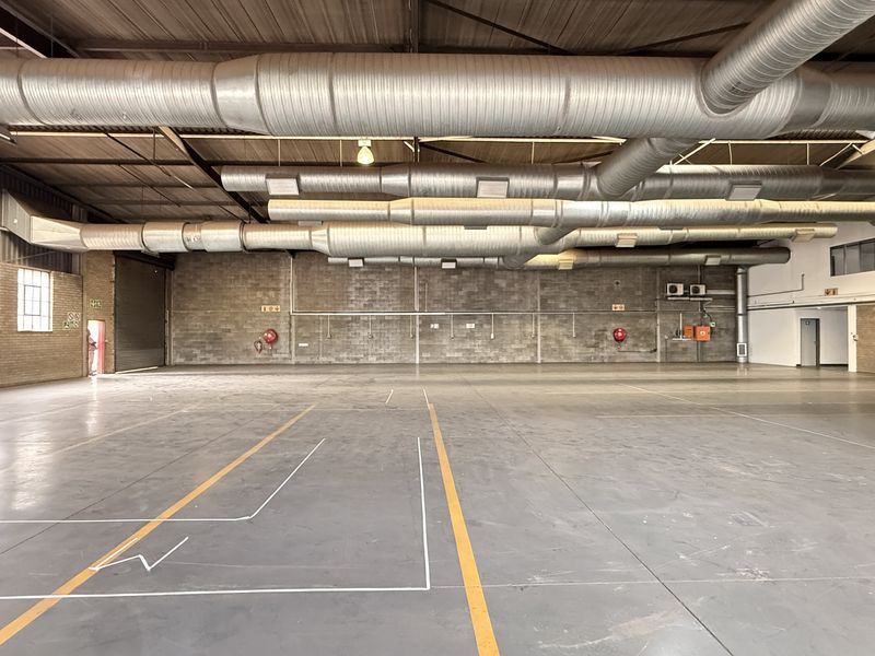 High-Impact 1,083m2 Warehouse with Offices To Let in Prime Samrand Location with N1 Visibility - Photo 6