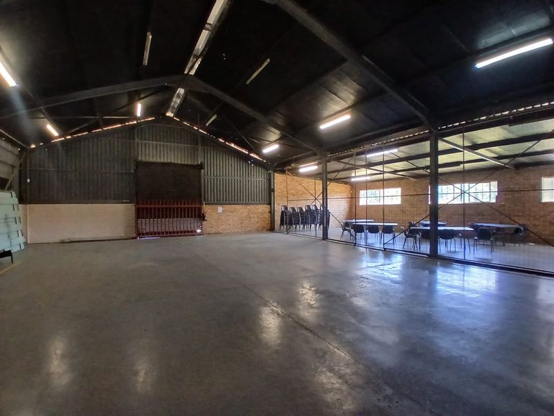 High-Capacity Warehouse with Yard Advantage - Photo 7