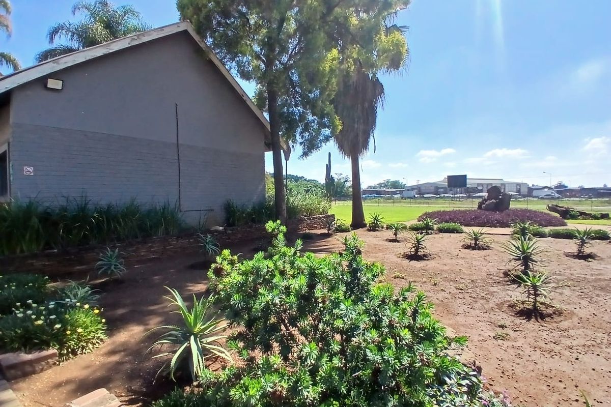 Tranquil Office in a Prime Location - Photo 4