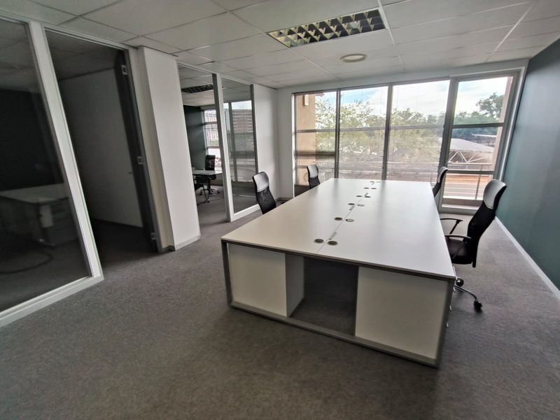 Compact, Stylish Furnished 19m2 Office in Prestigious Die Hoewes Address, Centurion - Photo 6