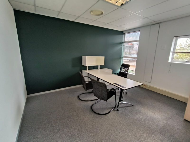 Compact, Stylish Furnished 19m2 Office in Prestigious Die Hoewes Address, Centurion - Photo 8