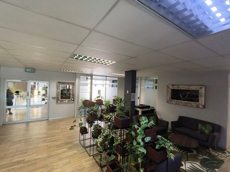 Compact, Stylish Furnished 19m2 Office in Prestigious Die Hoewes Address, Centurion - Photo 3