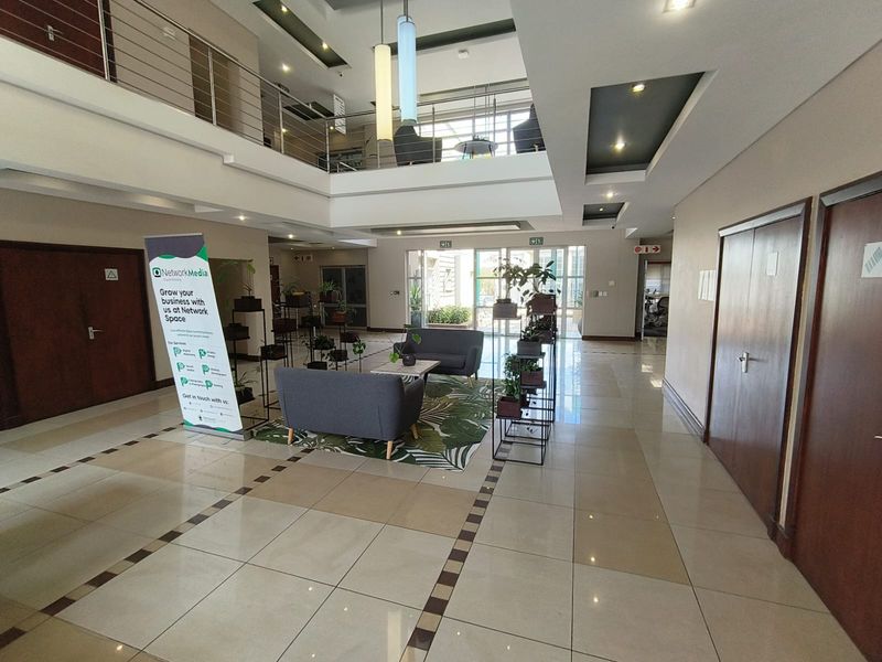 Compact, Stylish Furnished 19m2 Office in Prestigious Die Hoewes Address, Centurion - Photo 2