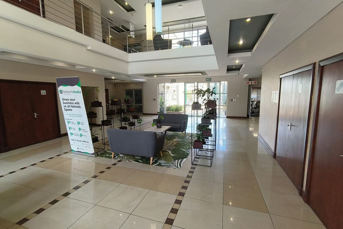 Compact, Stylish Furnished 19m2 Office in Prestigious Die Hoewes Address, Centurion - Photo 2