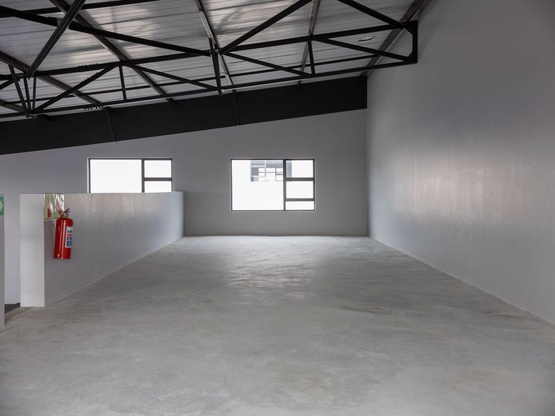 Commercial Unit to Let in Waterval East Business Park, Rustenburg - Photo 9