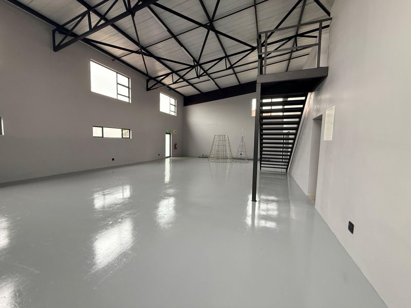 Commercial Unit to Let in Waterval East Business Park, Rustenburg - Photo 3