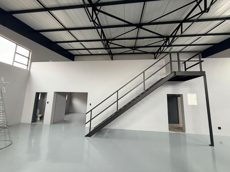 Commercial Unit to Let in Waterval East Business Park, Rustenburg - Photo 5