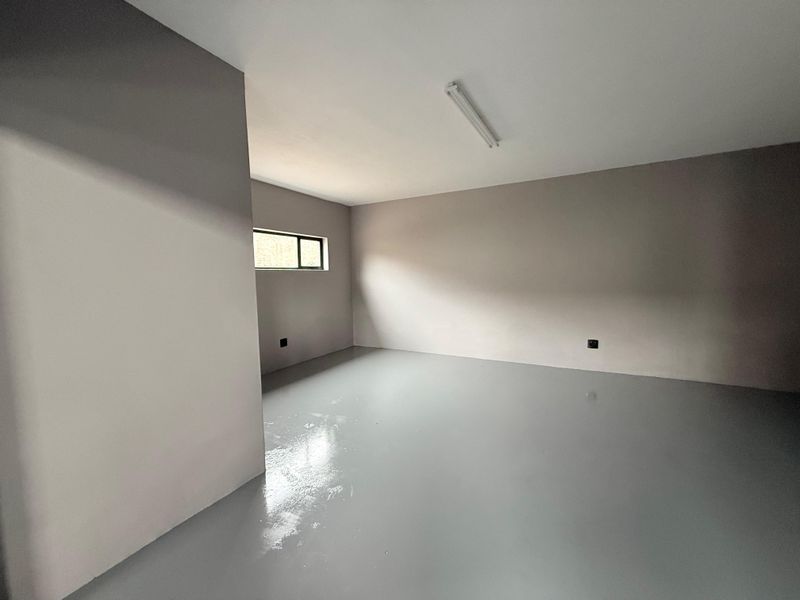 Commercial Unit to Let in Waterval East Business Park, Rustenburg - Photo 4