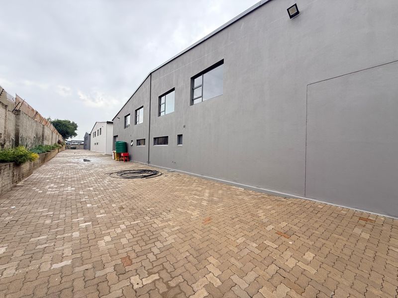 Commercial Unit to Let in Waterval East Business Park, Rustenburg - Photo 10