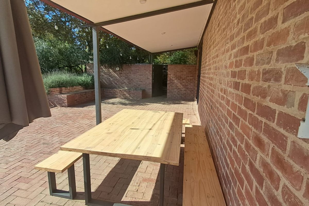 220m2 Retail to Let - No restaurants please - Photo 4