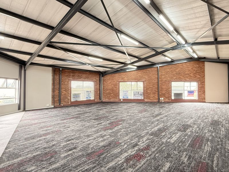 AAA-Grade 445m2 Warehouse To Let in Rooihuiskraal, Secure Industrial Node with Direct N1 Access - Photo 5