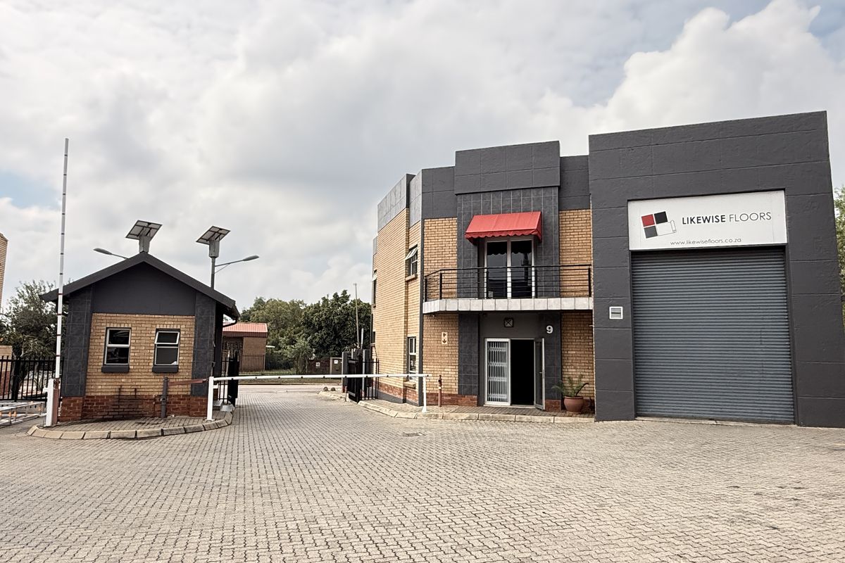 AAA-Grade 445m2 Warehouse To Let in Rooihuiskraal, Secure Industrial Node with Direct N1 Access - Photo 2