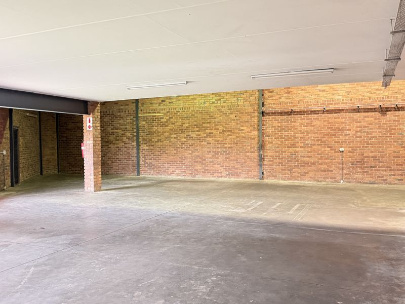 Prime 445m2 AAA-Grade Warehouse For Sale in Rooihuiskraal, Secure Business Park and N1 Access - Photo 7