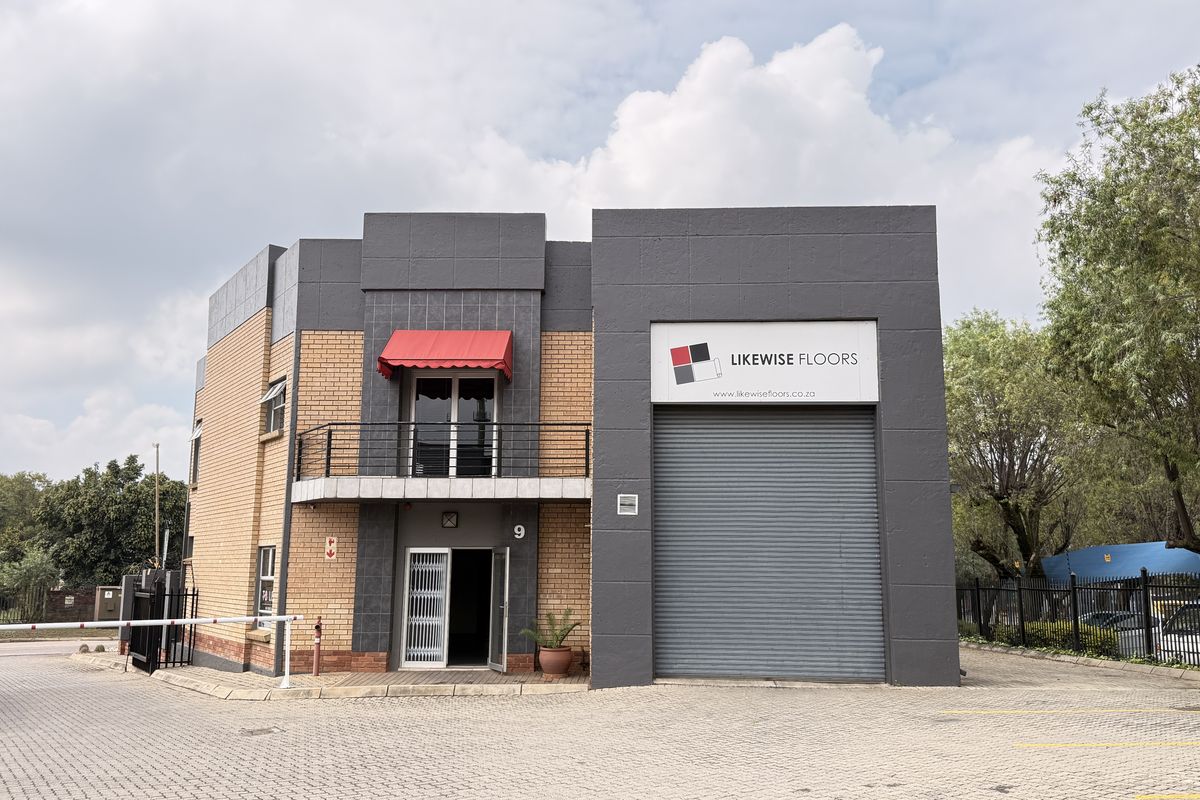 Prime 445m2 AAA-Grade Warehouse For Sale in Rooihuiskraal, Secure Business Park and N1 Access - Photo 2