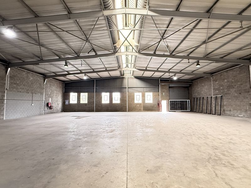 High-Impact N1 Exposure Prime 1,033m2 Warehouse in Samrand Business Park, Centurion - Photo 6