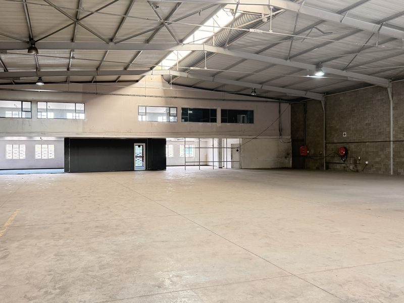 High-Impact N1 Exposure Prime 1,033m2 Warehouse in Samrand Business Park, Centurion - Photo 3
