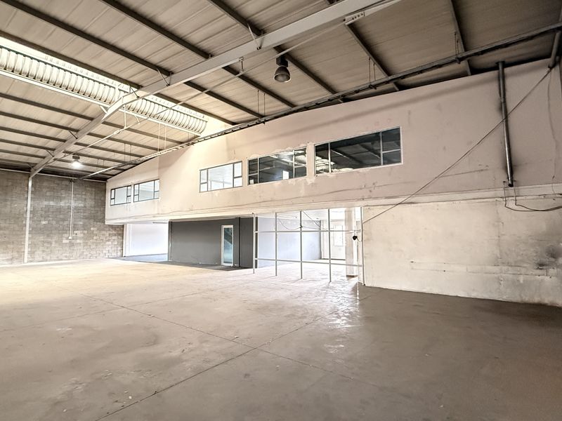 High-Impact N1 Exposure Prime 1,033m2 Warehouse in Samrand Business Park, Centurion - Photo 5