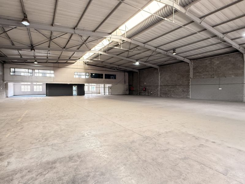 High-Impact N1 Exposure Prime 1,033m2 Warehouse in Samrand Business Park, Centurion - Photo 4