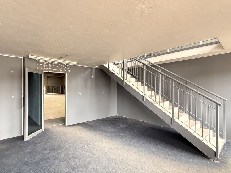 High-Impact N1 Exposure Prime 1,033m2 Warehouse in Samrand Business Park, Centurion - Photo 9