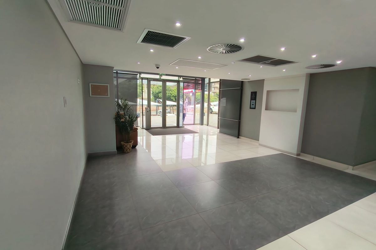 Modern 282m2 Whiteboxed Office in Green Star Rated Building, Die Hoewes Location - Photo 3