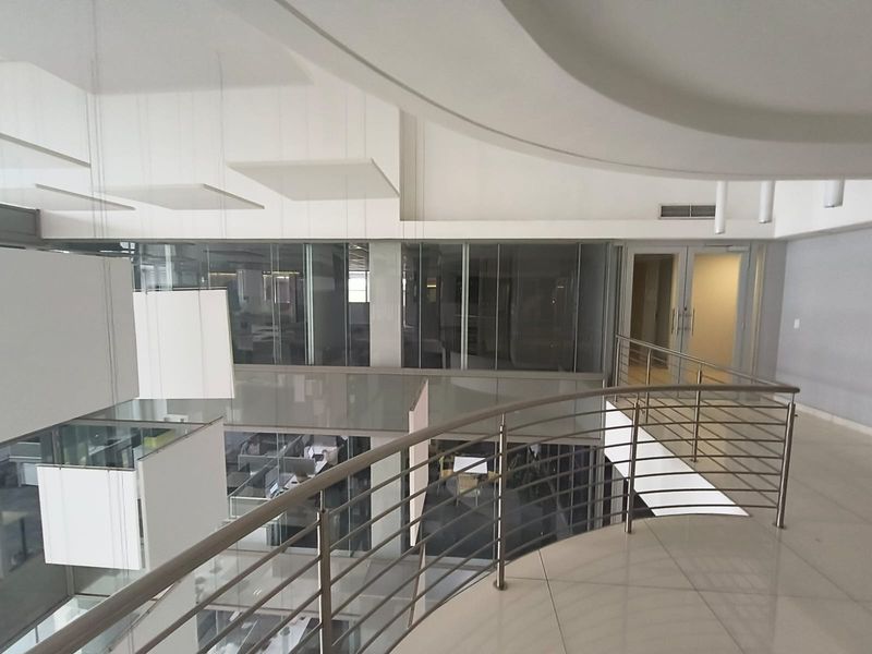 Premium 680m2 Fully Fitted Office in Green Star Rated Lakeside 3, Immediate Occupation - Photo 5