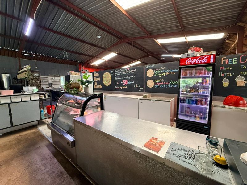 Grow Your Dream: Vibrant Flower-Filled Restaurant Ready for New Ownership - Photo 3