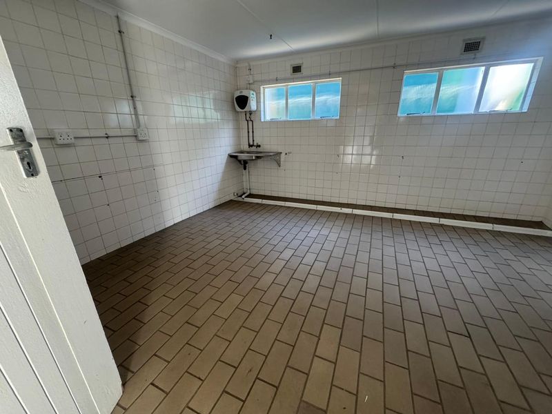 544m2 Industrial Unit To Let in Central Pinetown - Photo 5