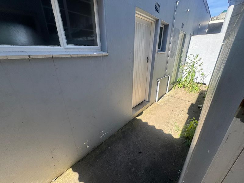 544m2 Industrial Unit To Let in Central Pinetown - Photo 9
