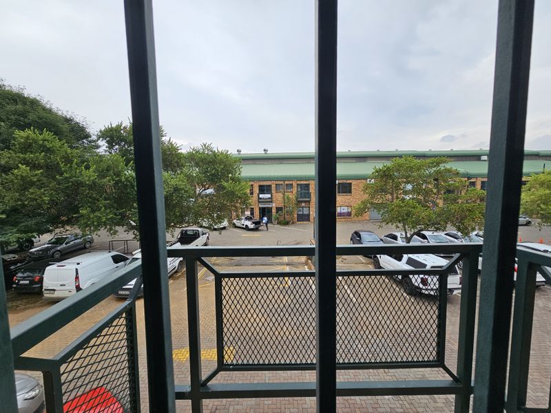 TO LET- Warehouse Hennopspak Industrial Centurion - Photo 4