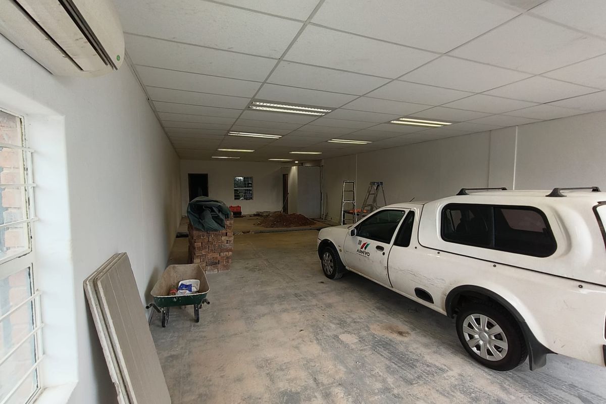 Secure A-Grade 100m2 Warehouse in Highveld, Industrial Space with Excellent Access - Photo 4