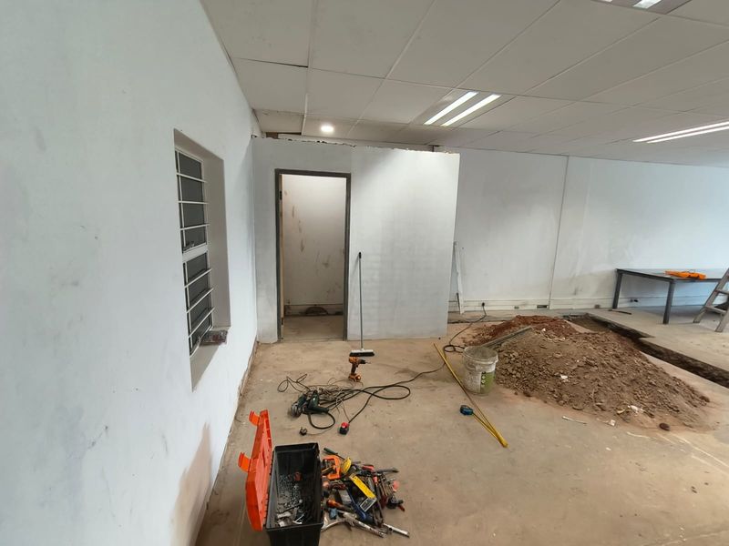 Secure A-Grade 100m2 Warehouse in Highveld, Industrial Space with Excellent Access - Photo 5