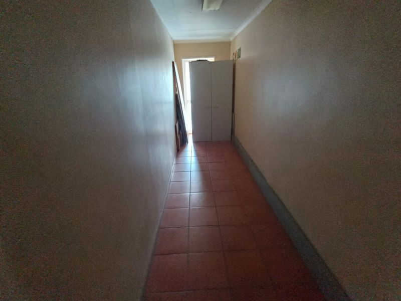 250m2 Office Suite with Balcony in Secure Business Complex, Highveld Centurion - Photo 10