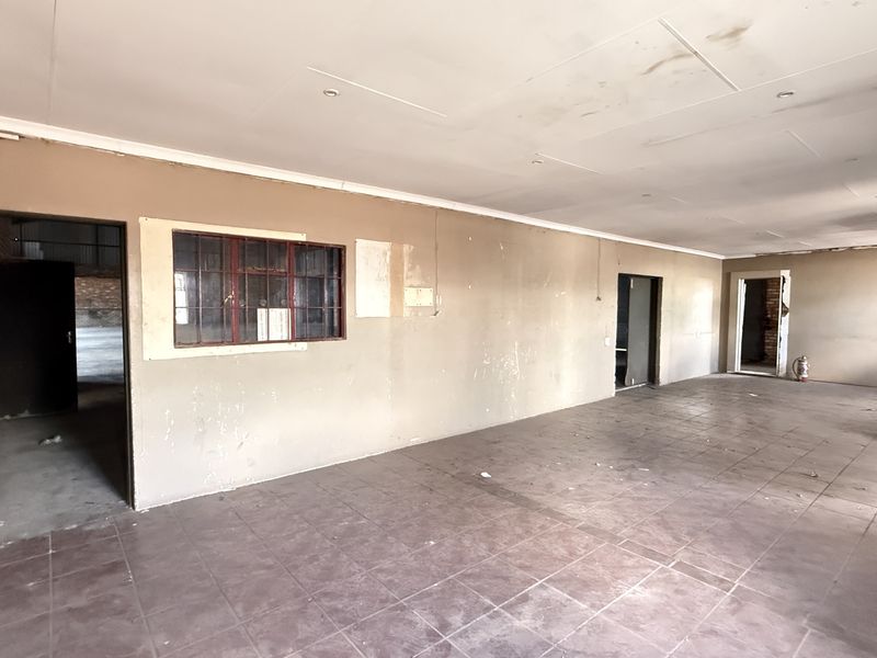 Freestanding Industrial Asset, 1 350m2 Warehouse with Mezzanine For Sale in Prime Centurion Location - Photo 6