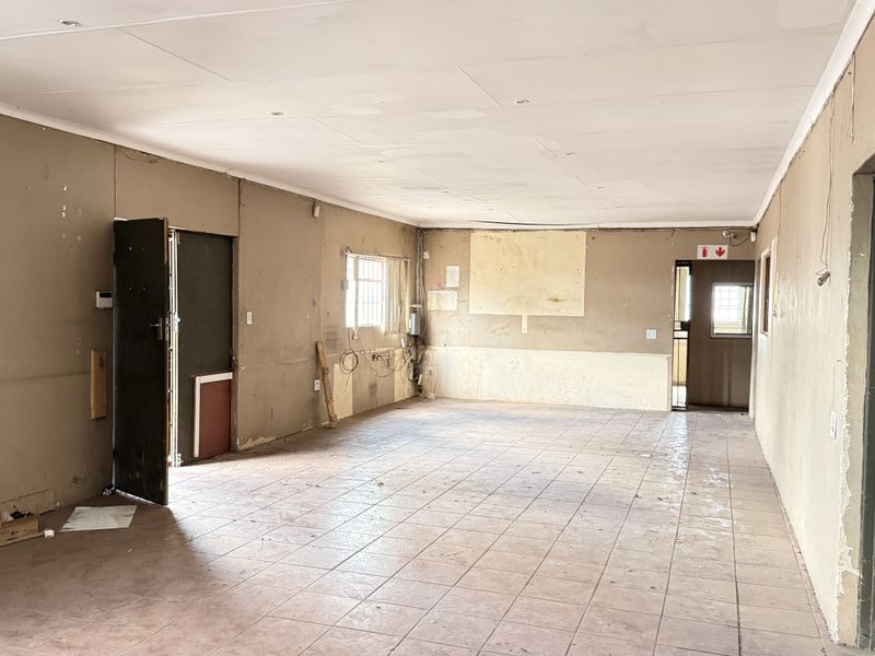 Freestanding Industrial Asset, 1 350m2 Warehouse with Mezzanine For Sale in Prime Centurion Location - Photo 8