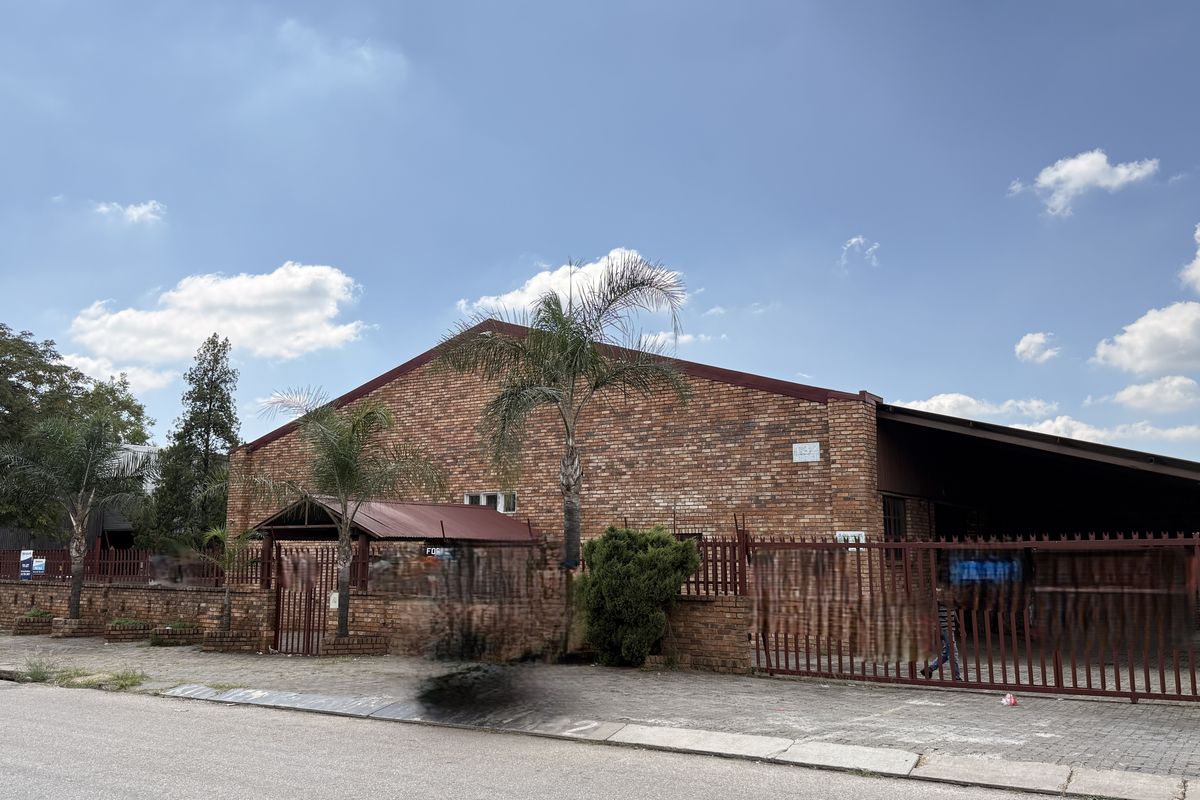 Freestanding Industrial Asset, 1 350m2 Warehouse with Mezzanine For Sale in Prime Centurion Location - Photo 2
