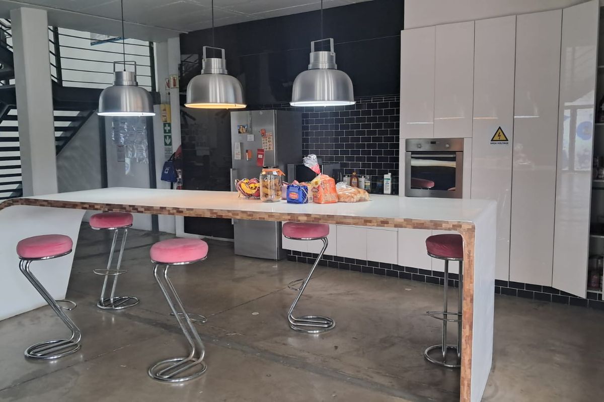 251m2 Warehouse TO LET in Eco Park - Photo 5