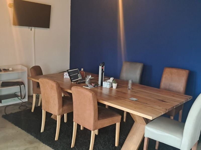 251m2 Warehouse TO LET in Eco Park - Photo 2