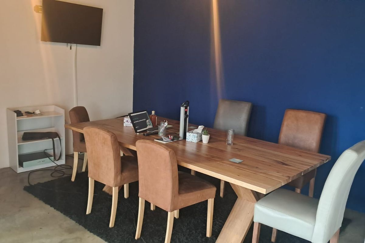 251m2 Warehouse TO LET in Eco Park - Photo 2