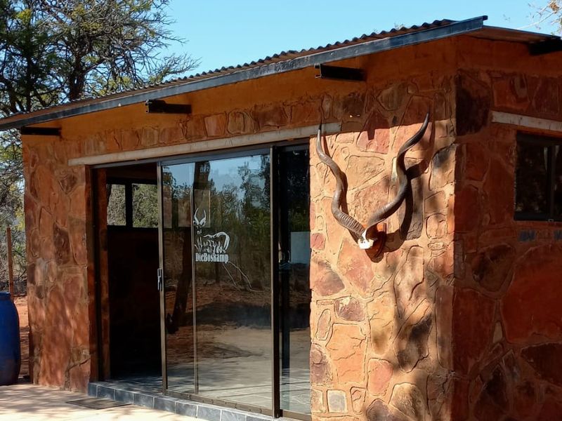 Property with expanding possibilities - Photo 1