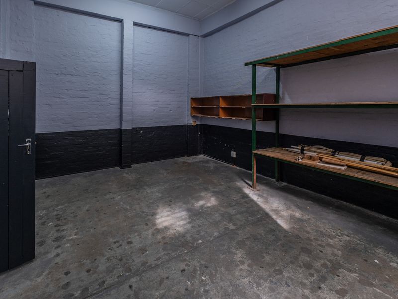 369sqm Industrial Unit To Let in Pinetown – Secure & Functional Space - Photo 9