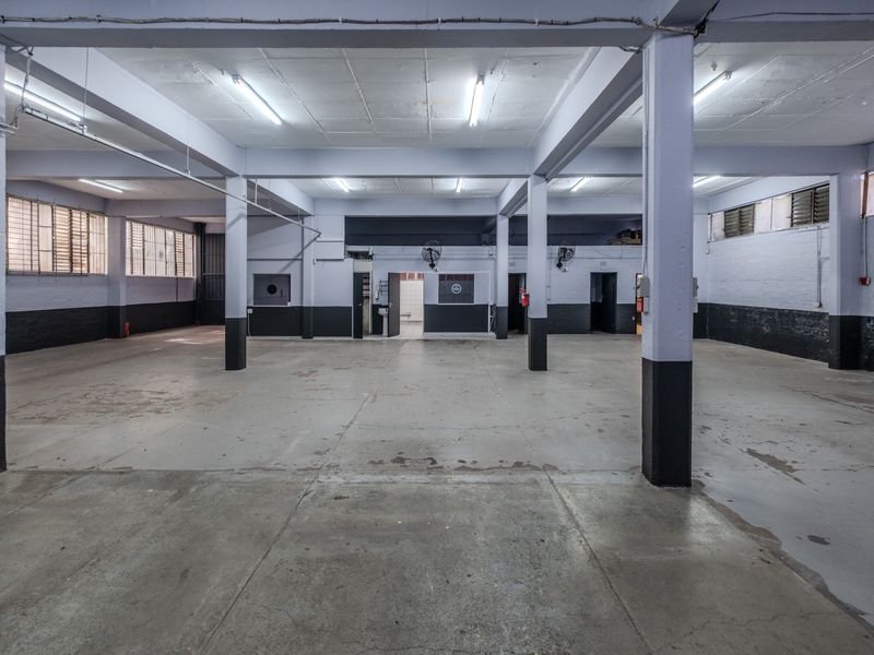 369sqm Industrial Unit To Let in Pinetown – Secure & Functional Space - Photo 6