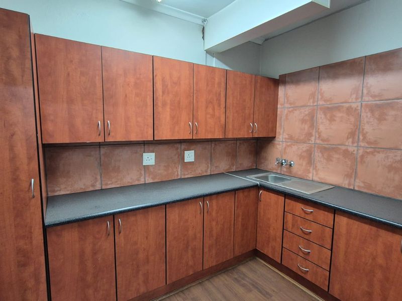 893m2 Modern Warehouse To Let, Secure Industrial Space in Tannery Industrial Park, Silverton - Photo 7