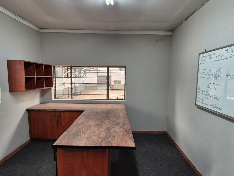 893m2 Modern Warehouse To Let, Secure Industrial Space in Tannery Industrial Park, Silverton - Photo 2